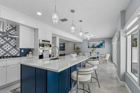 933 Eldorado Avenue, Clearwater Beach FL - photo 17 of 99