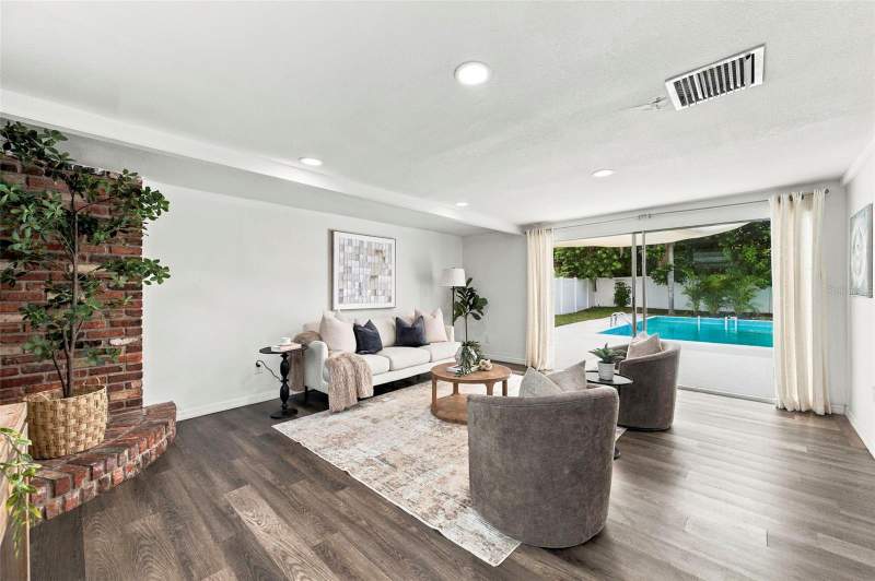 3 bedroom Single Family Residence at 6726 12th Street, Meadow Lawn, St Petersburg — photo 5