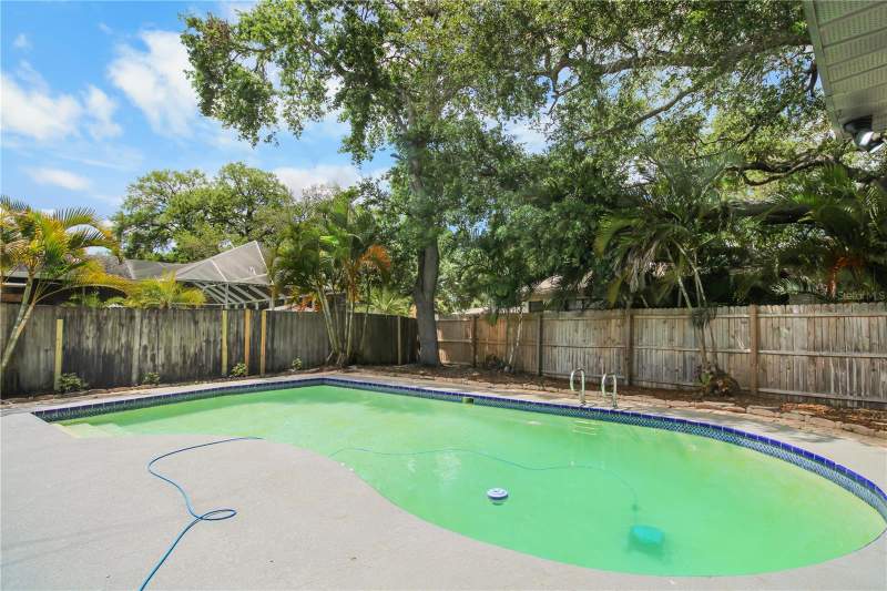 4 bedroom Single Family Residence at 11492 93rd Street, Oak Park Sub-Unit 4, Largo — photo 3
