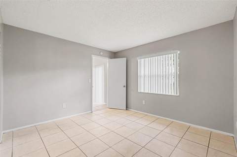 13904 Fullerton Drive, Tampa FL - photo 10 of 21