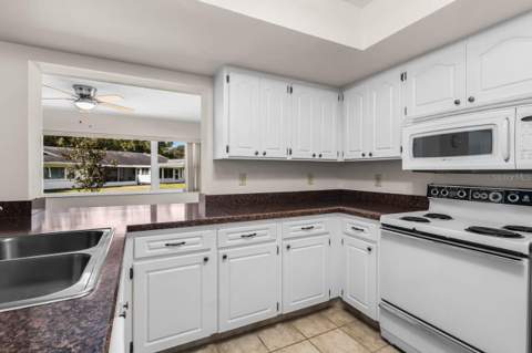 2109 Harleston Place, Sun City Center FL - photo 11 of 65