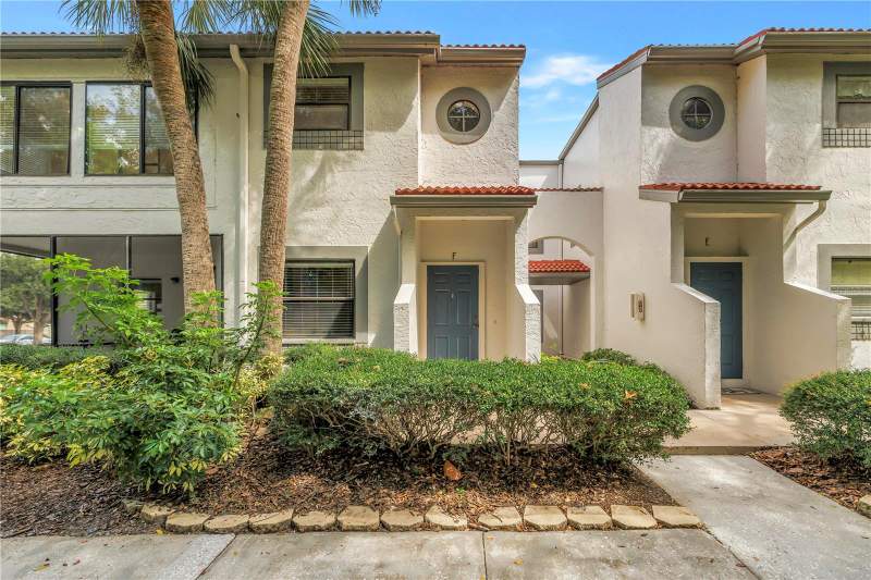 2 bedroom Condominium at 484 Santa Cruz Place #F, Plaza Villas One Condo, St Petersburg — photo 2