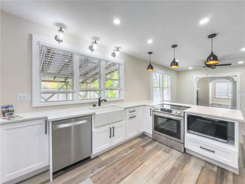 3310 E Maritana Drive, St Pete Beach FL - photo 10 of 62