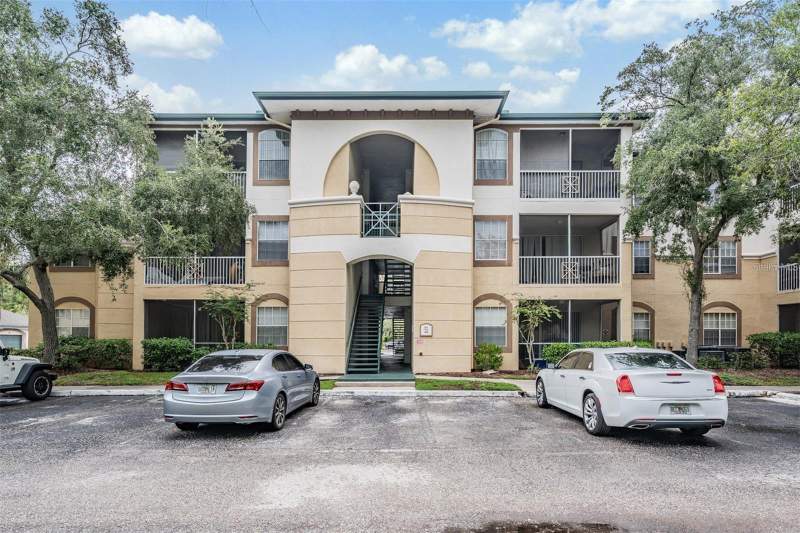 17101 CARRINGTON PARK DRIVE #421 home for sale in Jade At Tampa Palms A Condomin