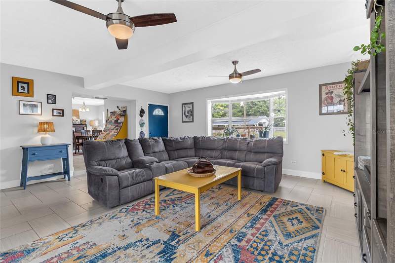 3 bedroom Single Family Residence at 855 Pearl Drive, Golden Isle, Mount Dora — photo 2