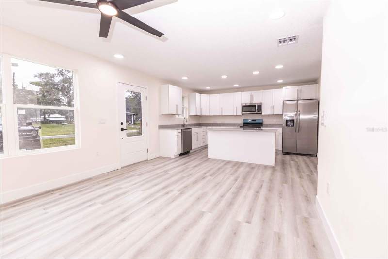 3 bedroom Single Family Residence at 2399 CR 423, Indian Estates, Lake Panasoffkee — photo 4