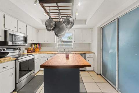 1215 Persimmon Drive, Holiday FL - photo 15 of 30