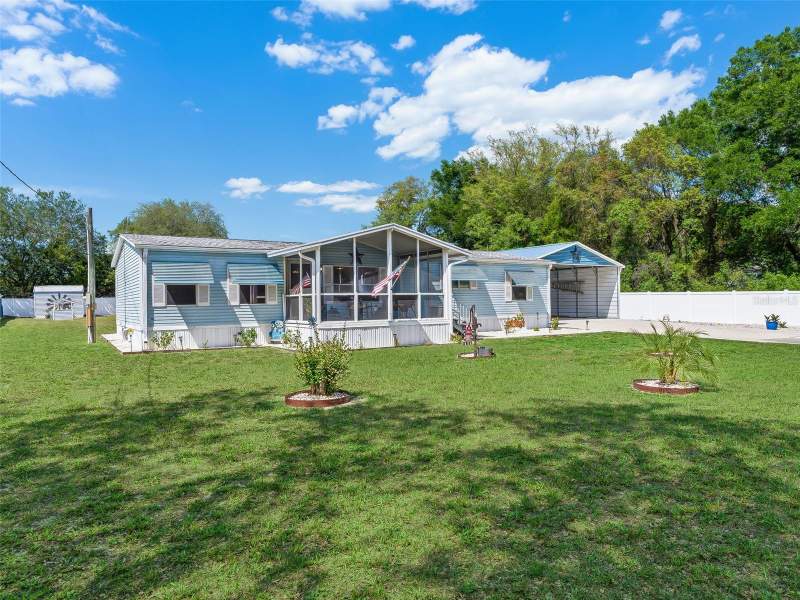 3 bedroom Manufactured Home at 9975 SE 166th Street, Mobile Home Mdws Un 01, Summerfield — photo 3