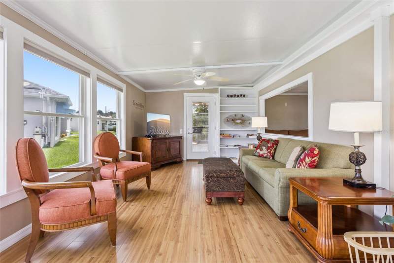 2 bedroom Mobile Home at 30127 Green Bay Drive, Wisconsin Michigan Shores, Tavares — photo 5