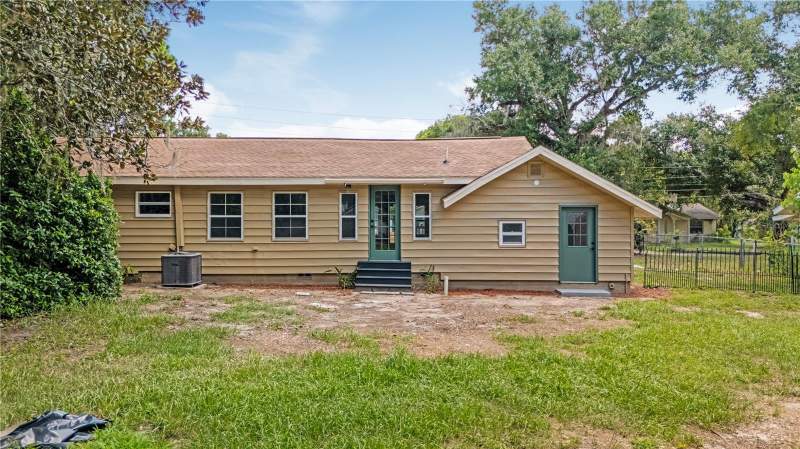 3 bedroom Single Family Residence at 305 S Rossiter Street, Mount Dora Oakwood, Mount Dora — photo 4
