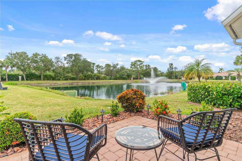 2 bedroom Villa at 1001 Topelis Drive, Oak Forest Phase 1, Englewood — photo 4