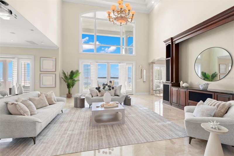 5 bedroom Single Family Residence at 6199 54th Street, Bayway Isles Unit 2 Rep, St Petersburg — photo 3