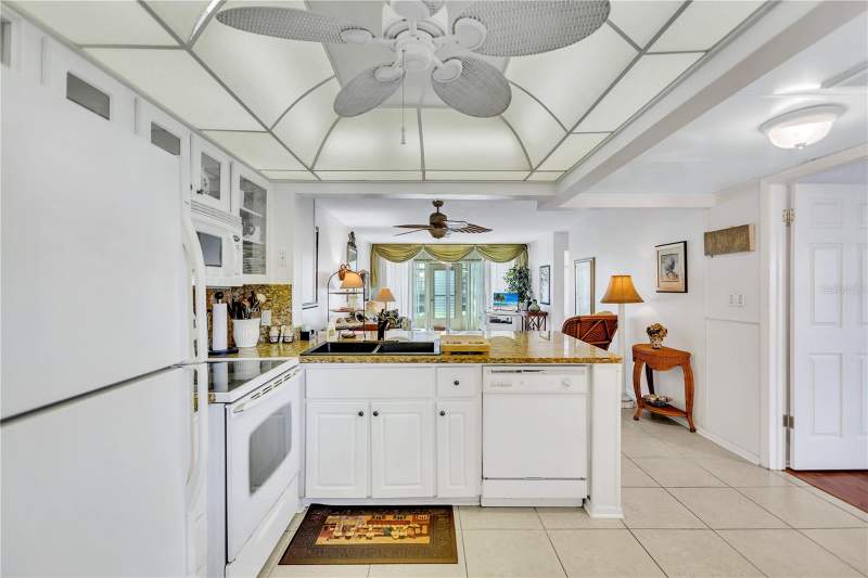 2 bedroom Condominium at 12300 Vonn Road #1102, Villas De Golf Condo, Largo — photo 5