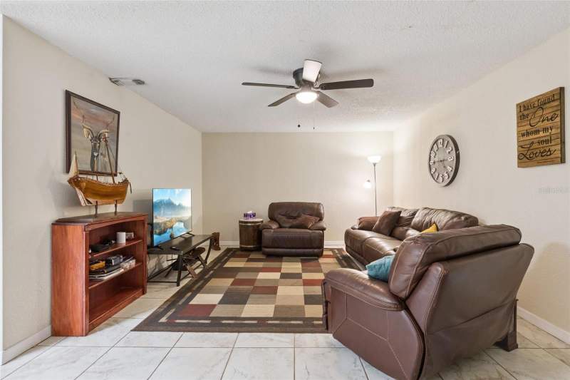 3 bedroom Single Family Residence at 324 Hickory Court, Lake Mc Coy Oaks, Apopka — photo 5