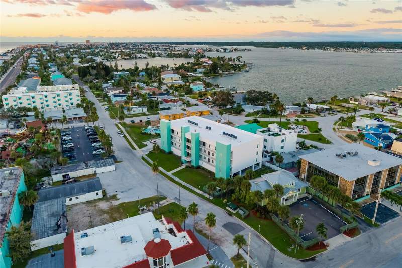 3 bedroom Condominium at 15305 1st Street #201, Madeira Del Mar Condo, Madeira Beach — photo 5