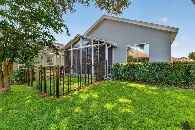 2 bedroom Single Family Residence at 9524 SE 124th Loop, Spruce Crk Cc Tamarron Rep, Summerfield — photo 3