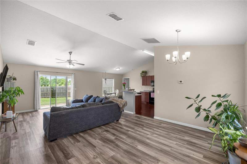 3 bedroom Single Family Residence at 6 Laurel Pass Court, Silver Spgs Shores Un 24, Ocala — photo 3