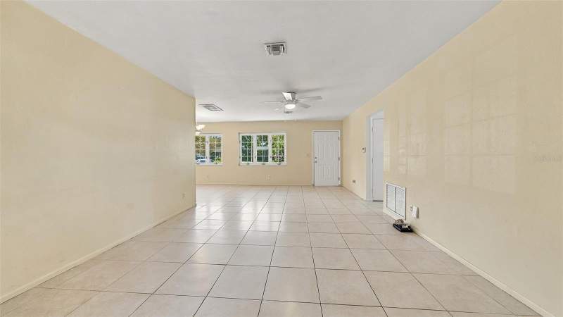 3 bedroom Single Family Residence at 2465 Hibiscus Street, South Gate, Sarasota — photo 5