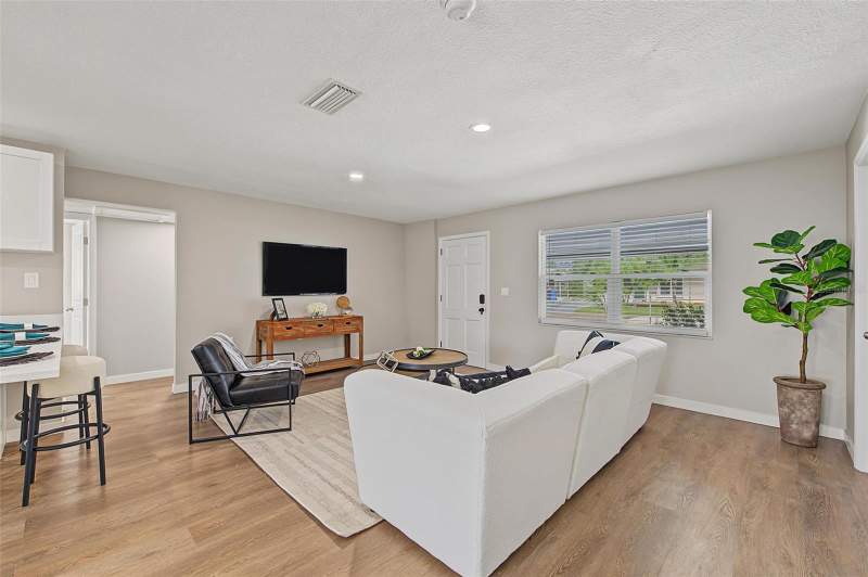 4 bedroom Single Family Residence at 548 Frandor Place, Apollo Beach Unit One Pt One, Apollo Beach — photo 4