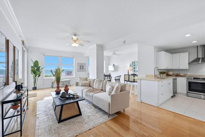 1 bedroom Condominium at 750 N Tamiami Trail #1115, Renaissance 1, Sarasota — photo 4