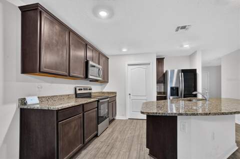 1556 Wynford Circle, Tavares FL - photo 17 of 45