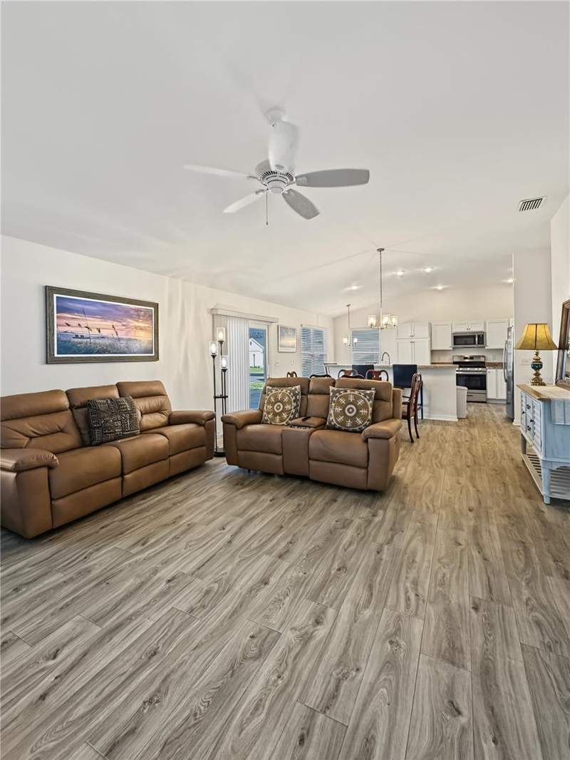 3 bedroom Single Family Residence at 3394 Luty Lane, Villages/Southern Oaks Un #126, The Villages — photo 4