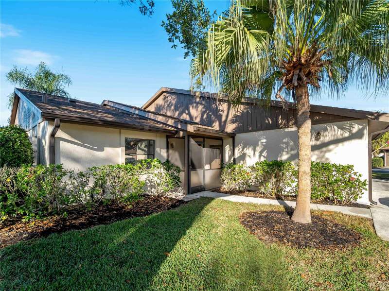 2 bedroom Villa at 365 Oak Hill Way #32, Village Oaks Sec B, Sarasota — photo 3