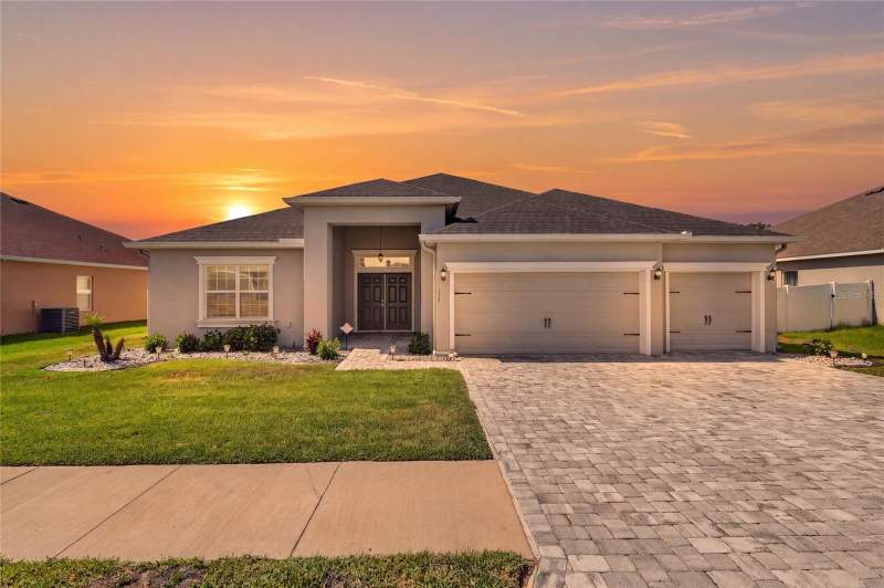 5 bedroom Single Family Residence at 319 TRAVELERS CREEK DRIVE, JULIANA VILLAGE PH 2, AUBURNDALE — photo 1
