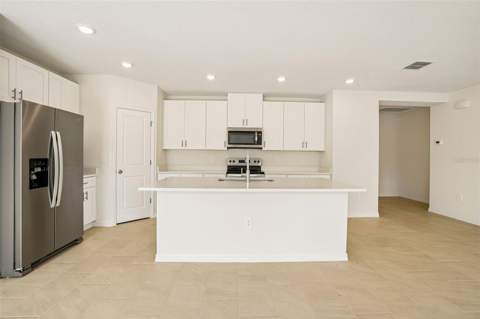 12574 Hourglass Way, Dade City FL - photo 10 of 34