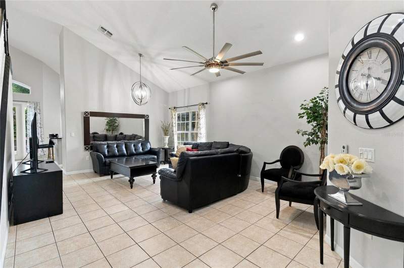 6 bedroom Single Family Residence at 2728 Formosa Boulevard, Formosa Gardens Unit 1, Kissimmee — photo 5