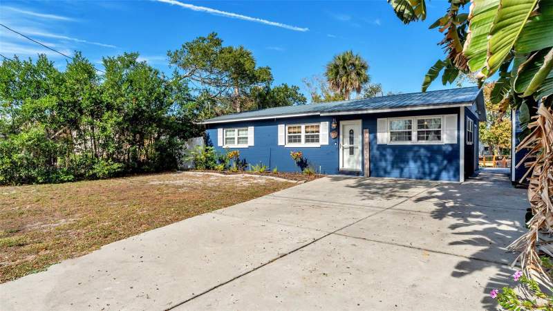 Weeki Wachee River Retreats
