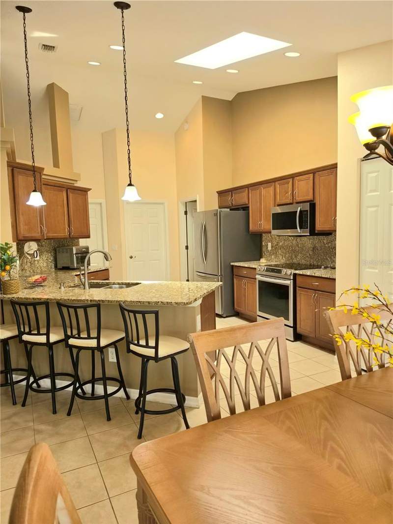 5 bedroom Single Family Residence at 3910 SW 103rd Street Road, Ocala Waterway Estate, Ocala — photo 5