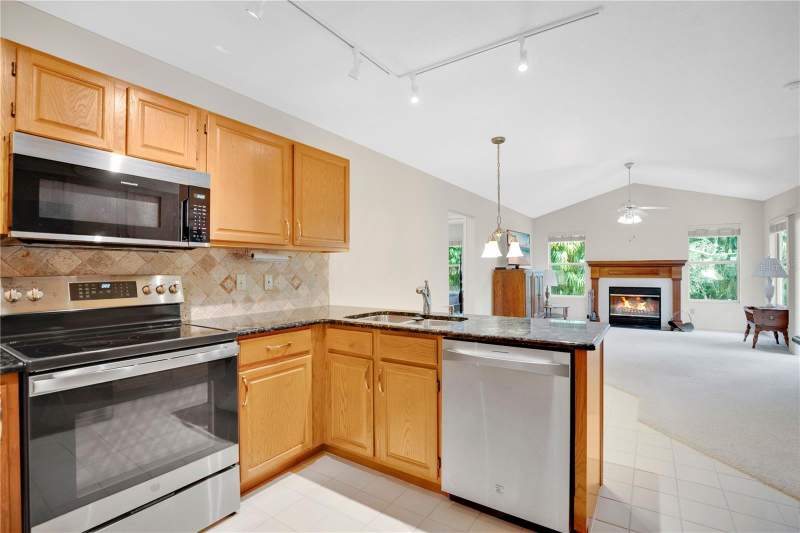 3 bedroom Single Family Residence at 309 Oak Leaf Circle, Misty Oaks, Lake Mary — photo 3