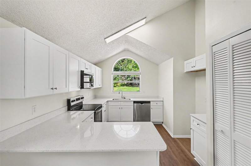 4 bedroom Single Family Residence at 311 TIBURON COURT, FRISCO BAY UNIT 01, ORLANDO — photo 5