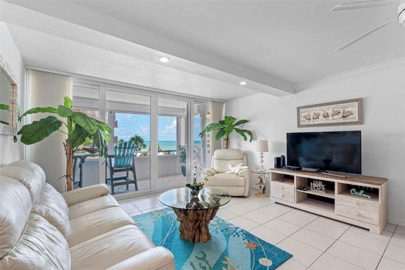 1 bedroom Condominium at 17920 Gulf Boulevard #302, Redington Towers Bldg 2 Condo, Redington Shores — photo 2