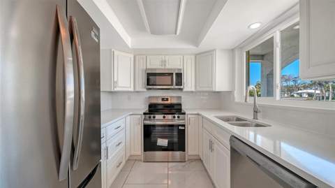 554 Spanish Drive, Longboat Key FL - photo 10 of 70