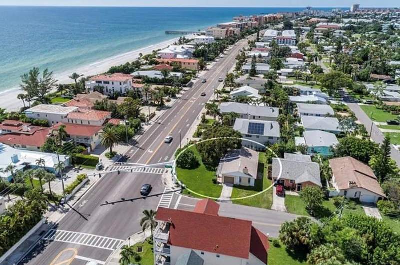 3 bedroom Single Family Residence at 16101 Gulf Boulevard, Redington Beach Homes 2nd Add, Redington Beach — photo 2