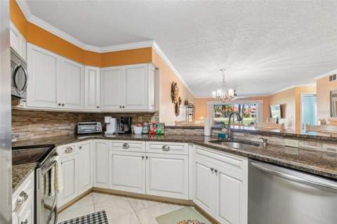 6085 Bahia Del Mar Boulevard #106, St Petersburg FL - photo 8 of 37