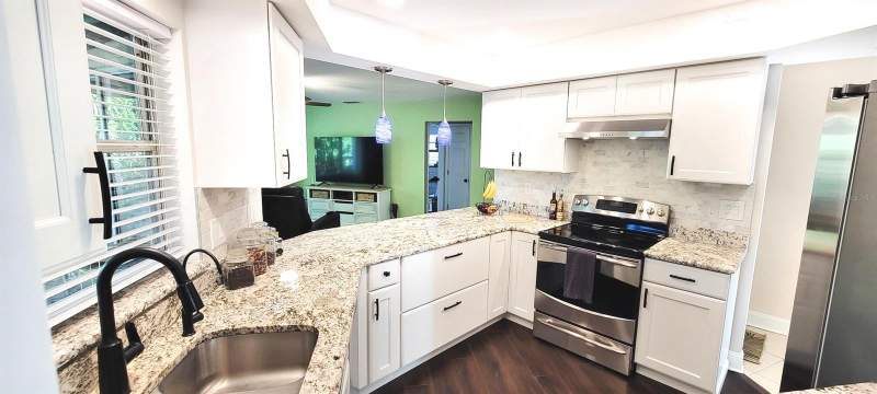 3 bedroom Single Family Residence at 755 Kent Road, South Venice, Venice — photo 5