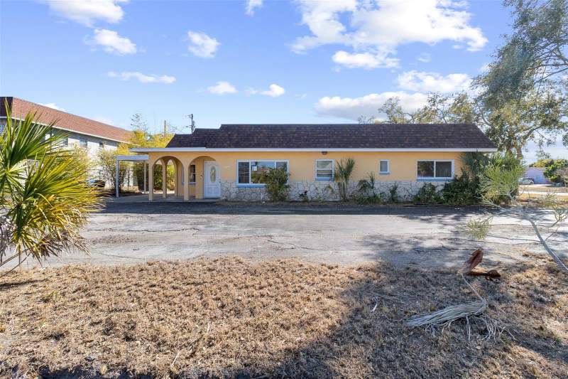 3 bedroom Single Family Residence at 6098 22ND AVENUE, GARDEN MANOR SEC 3 BLK 4 PT REP, ST PETERSBURG — photo 2