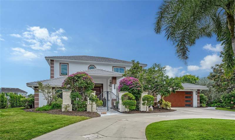 4 bedroom Single Family Residence at 7689 Cove Terrace, Southpointe Shores, Sarasota — photo 3