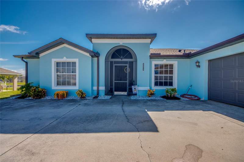 4 bedroom Single Family Residence at 2613 SW 7th Place, Cape Coral, Cape Coral — photo 2