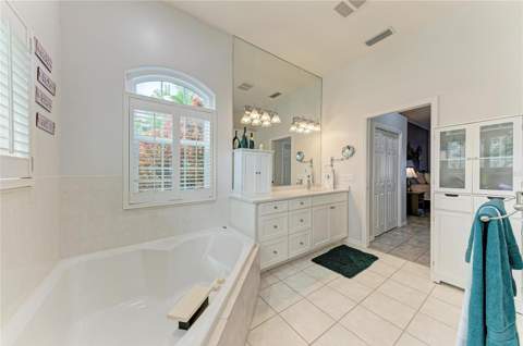 4735 Spinnaker Drive, Bradenton FL - photo 20 of 47