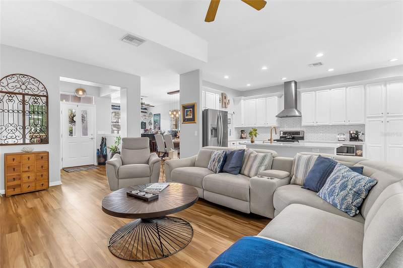 4 bedroom Single Family Residence at 995 Sadie Lane, Island Pointe Sub, Winter Garden — photo 5
