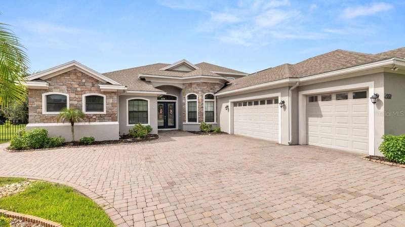 5 bedroom Single Family Residence at 2120 Southern Oaks Lane, Southern Oaks, Lakeland — photo 3