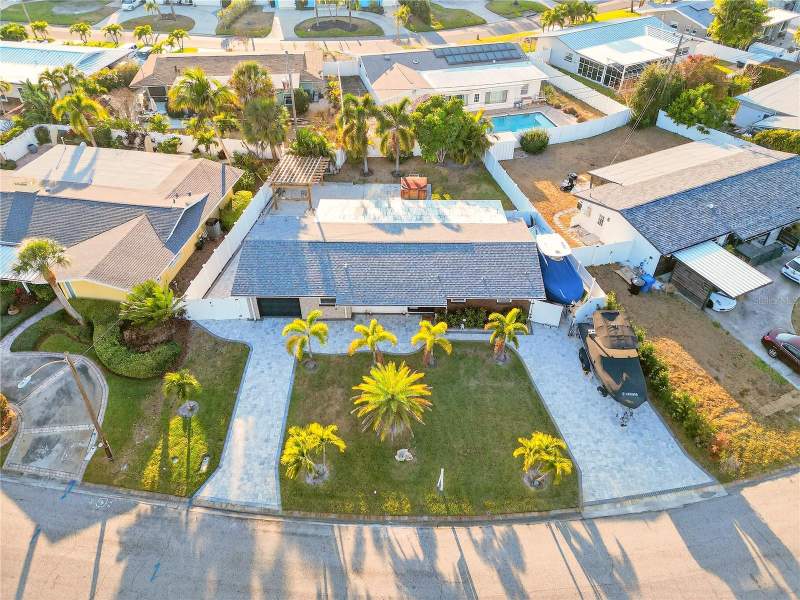 4 bedroom Single Family Residence at 5235 40th Street, Maximo Moorings, St Petersburg — photo 5