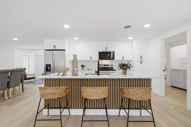 4 bedroom Single Family Residence at 1105 Gulf Coast Boulevard, East Venice, Venice — photo 5