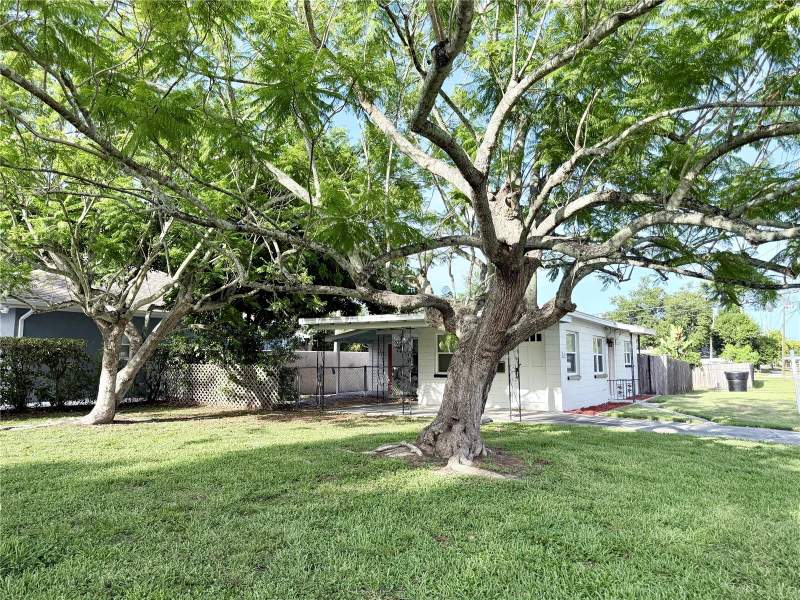 2 bedroom Single Family Residence at 1851 50th Avenue, Moorefield Heights, St Petersburg — photo 2