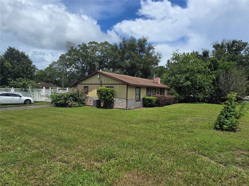 2 bedroom Single Family Residence at 5521 NE 4th Place, Ocala Heights, Ocala — photo 4