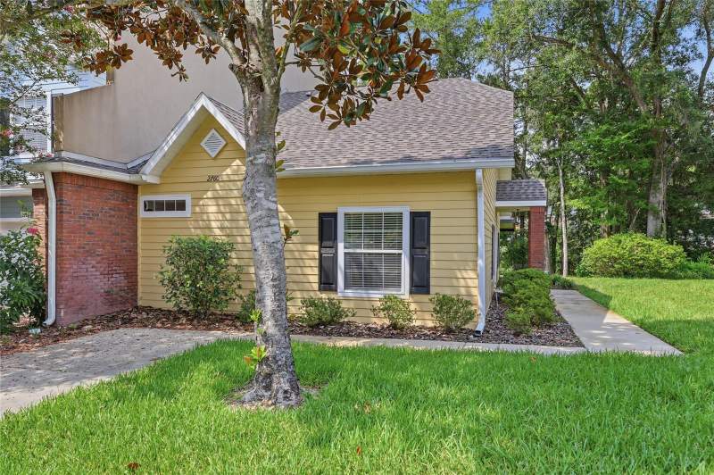 2 bedroom Townhouse at 2760 NW 105th Drive, Williamsburg At Meadowbrook, Gainesville — photo 2
